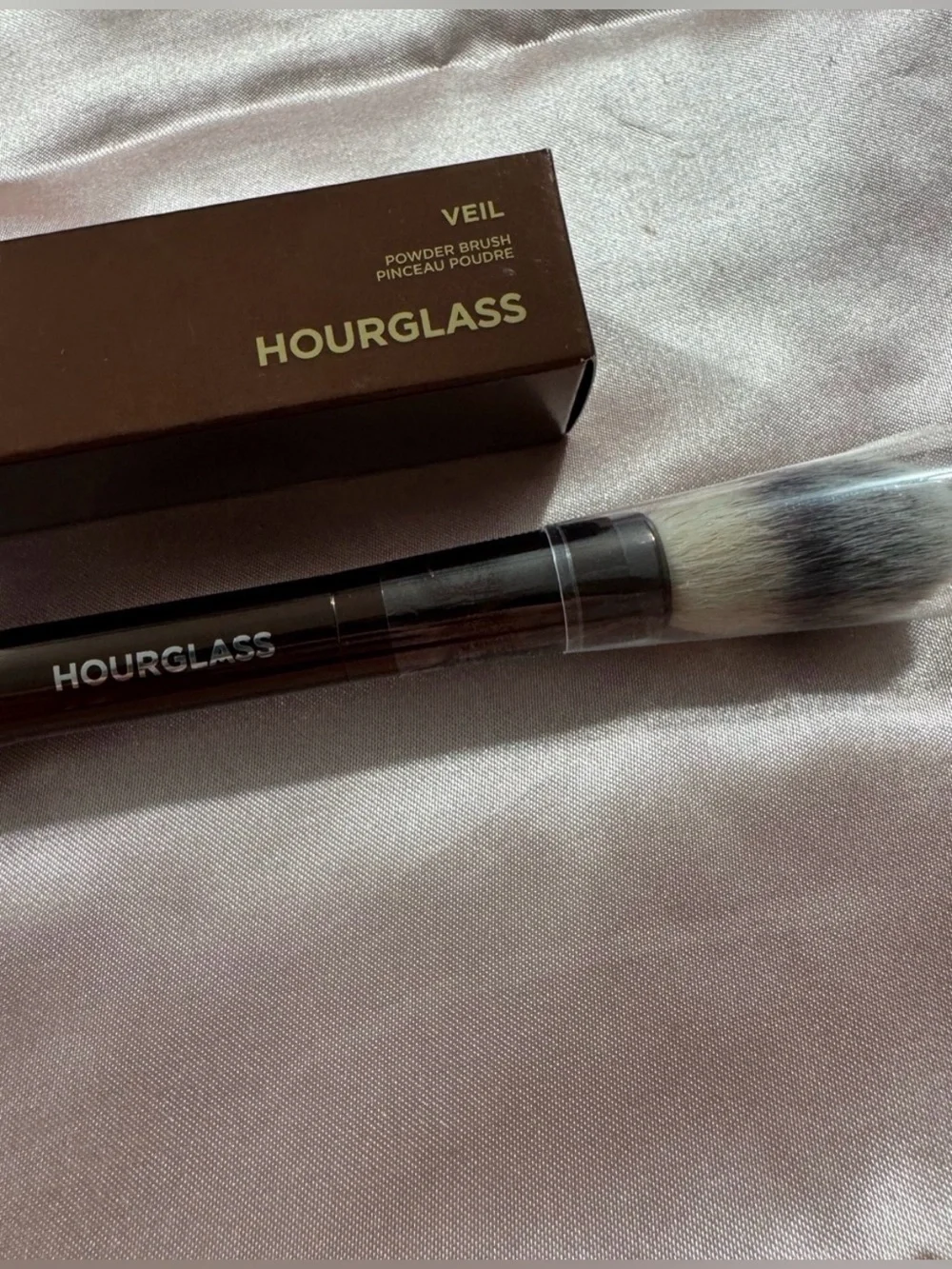 Hourglass Veil Powder Brush